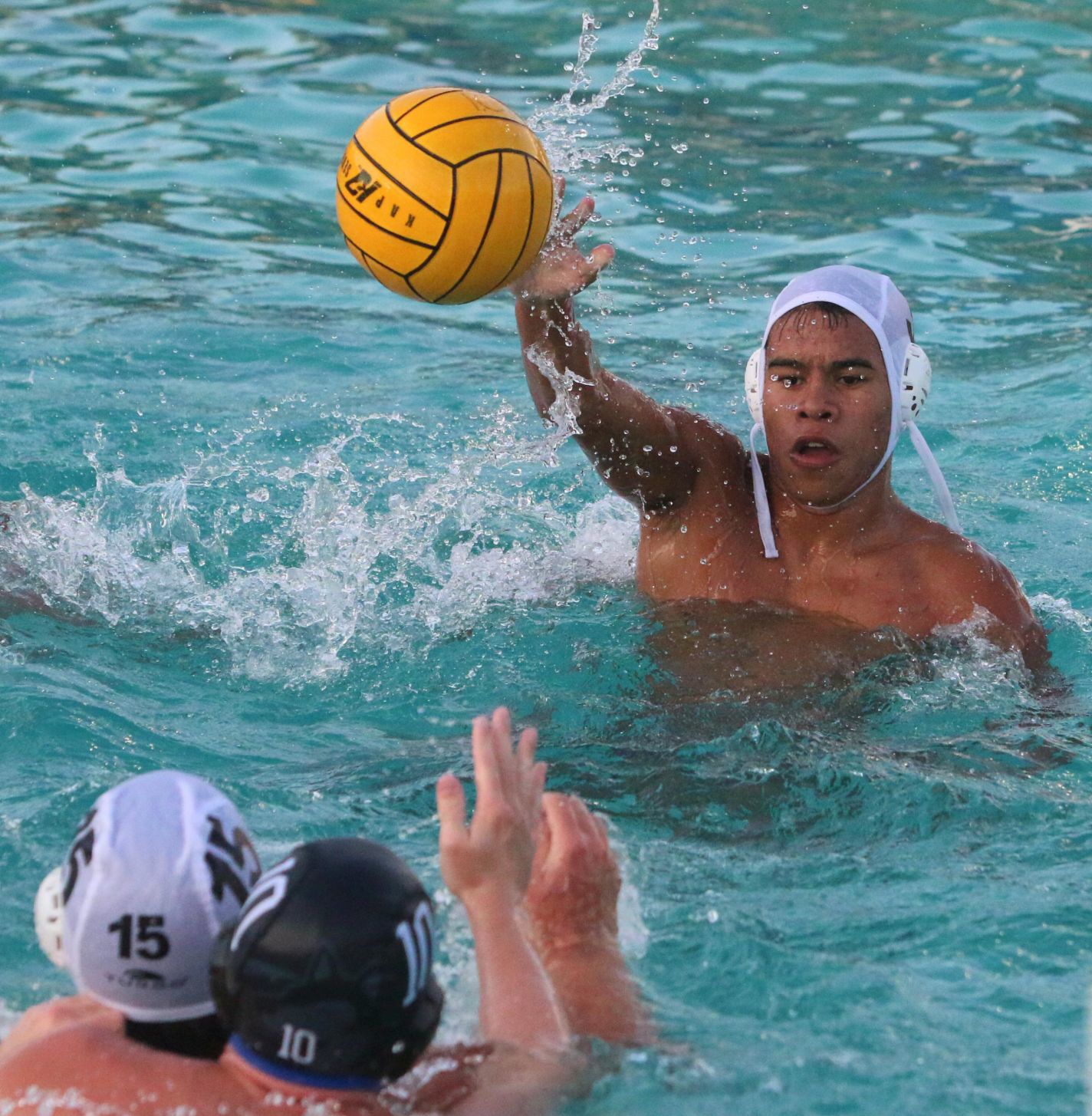 Huskies survive Tigers’ comeback attempts